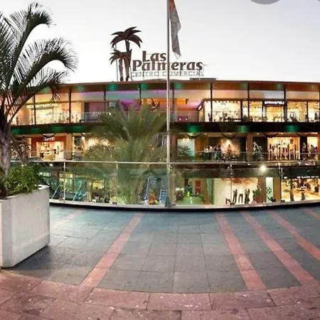 Centro De Con Vistas A Isla De Lobos * 코라레호