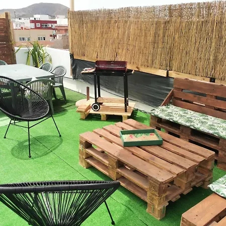 Centro De Con Vistas A Isla De Lobos 코라레호